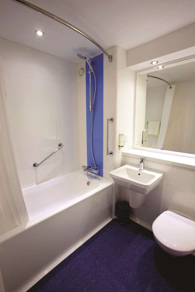 Travelodge Reading Whitley 部屋 写真